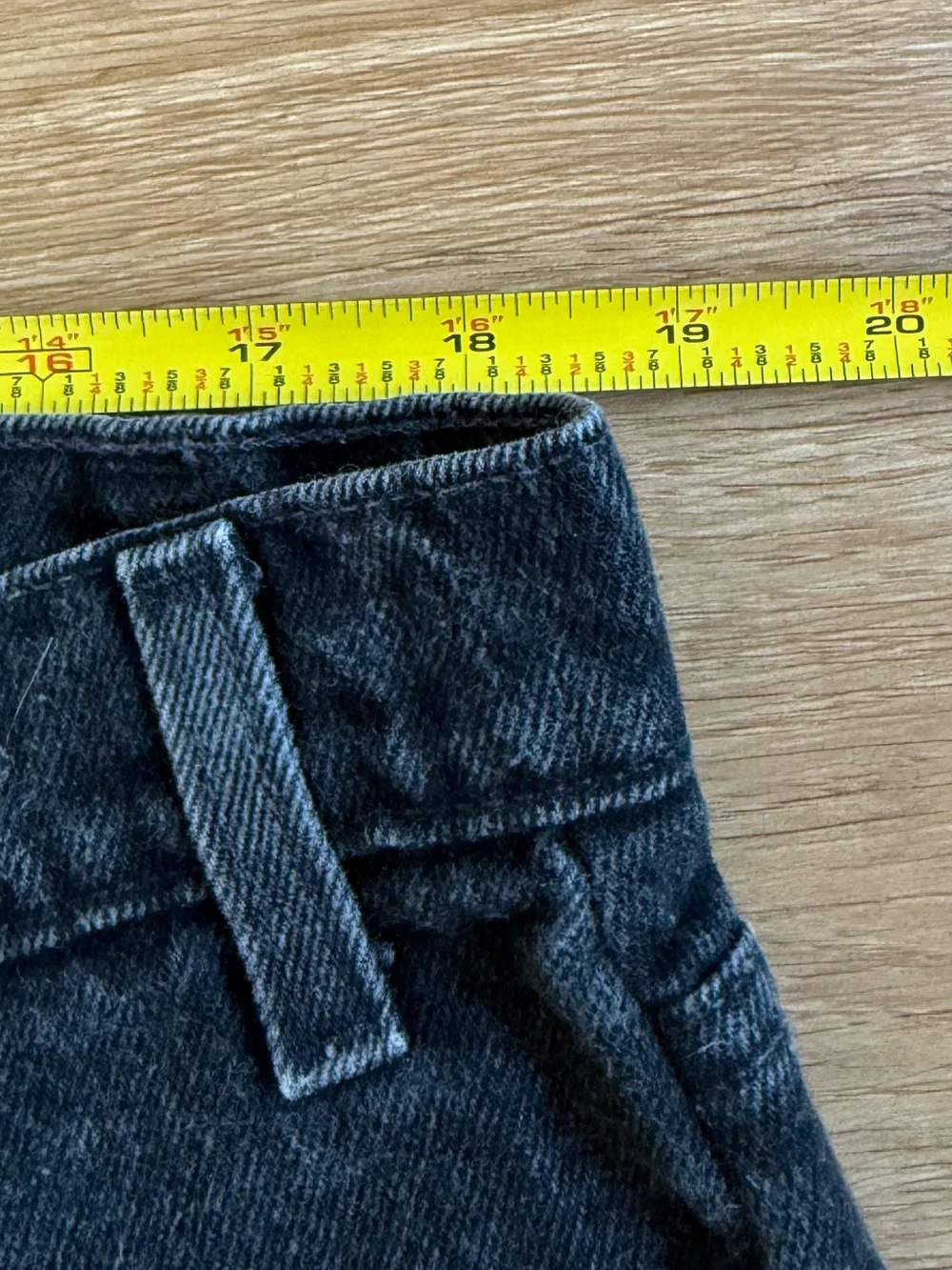 Vintage Orange Tab Levi’s Black 550 Denim Shorts Size 40